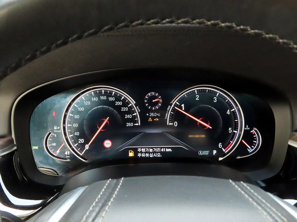 BMW 5시리즈 5시리즈 (G30) 520d xDrive M 스포츠 플러스 이미지 5