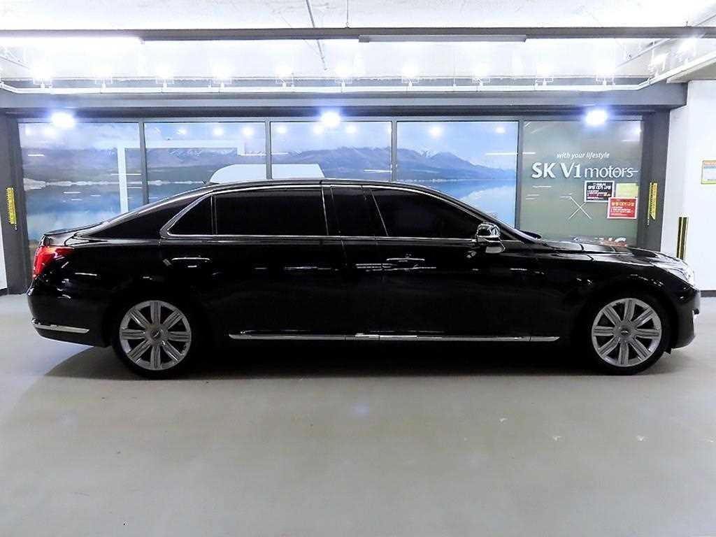 제네시스 EQ900 5.0 GDI AWD 리무진 프레스티지 이미지 3
