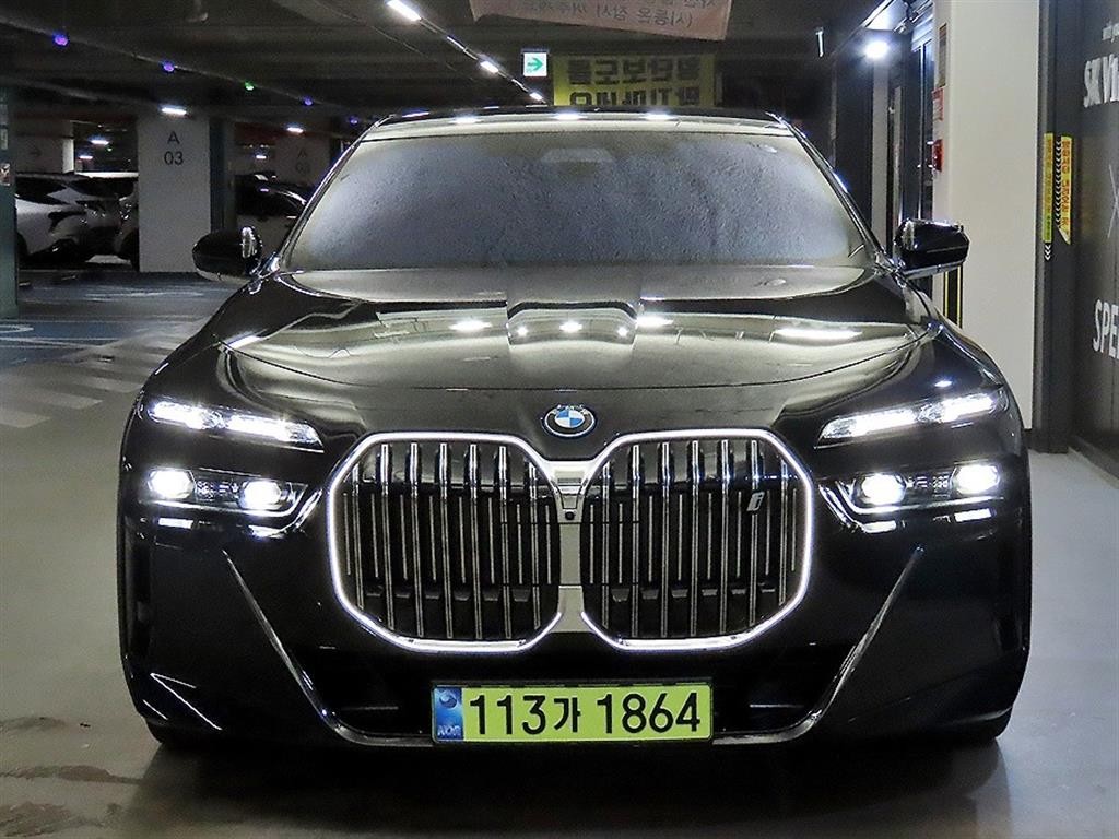 BMW i7 BMW i7 eDrive 50 M 스포츠 리미티드 이미지 2