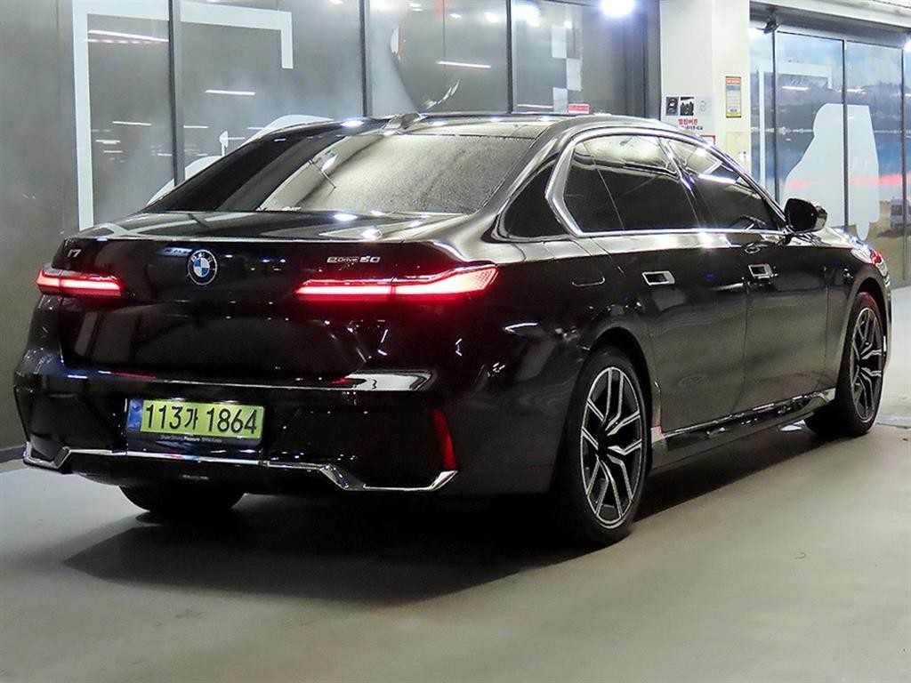 BMW i7 BMW i7 eDrive 50 M 스포츠 리미티드 이미지 4