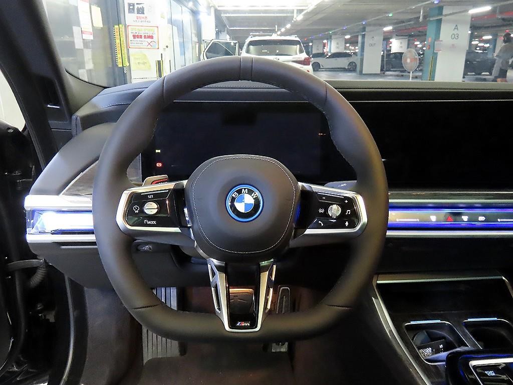 BMW i7 BMW i7 eDrive 50 M 스포츠 리미티드 이미지 8