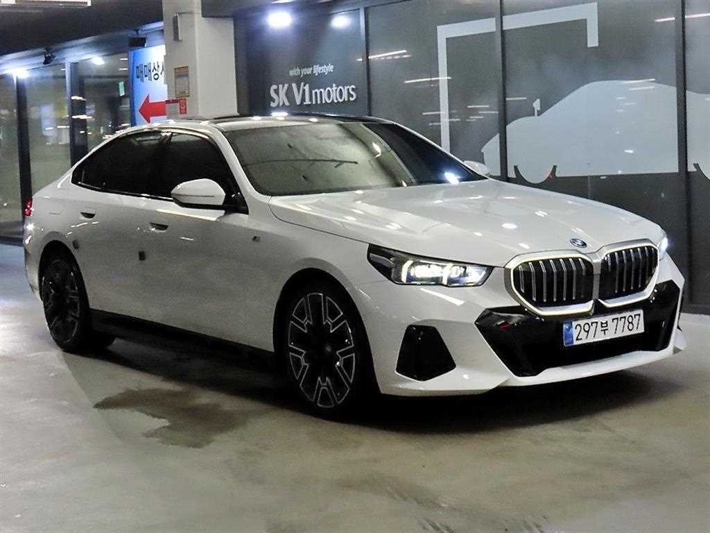 BMW 5시리즈 5시리즈 (G60) 530e M 스포츠 이미지 1
