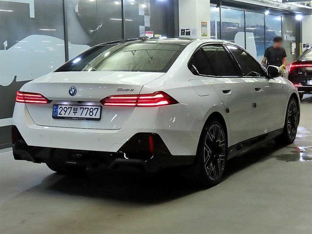 BMW 5시리즈 5시리즈 (G60) 530e M 스포츠 이미지 4
