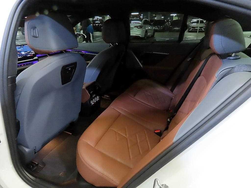 BMW 5시리즈 5시리즈 (G60) 530e M 스포츠 이미지 7