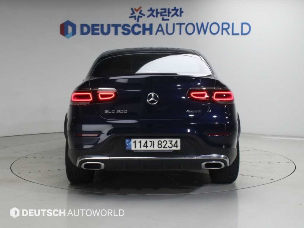 벤츠 GLC 클래스 GLC클래스 X253 GLC 300 4MATIC 프리미엄 쿠페 이미지 4