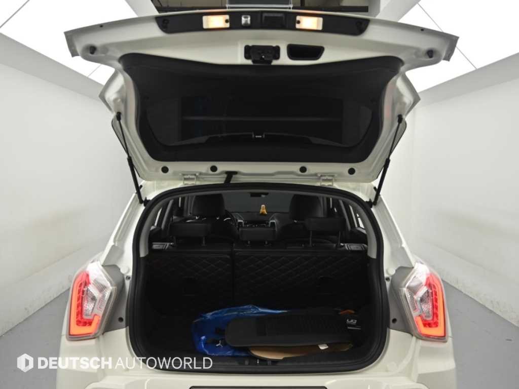 KG모빌리티(쌍용) 티볼리 디젤 2WD 1.6 LX 이미지 19