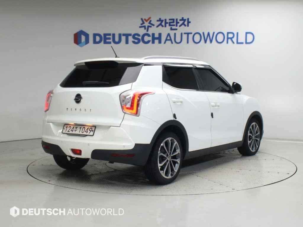 KG모빌리티(쌍용) 티볼리 디젤 2WD 1.6 LX 이미지 2