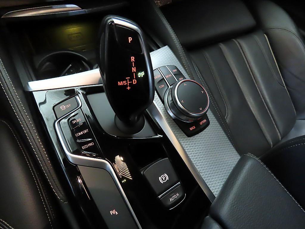 BMW 5시리즈 5시리즈 (G30) 530i xDrive M 스포츠 플러스 이미지 12