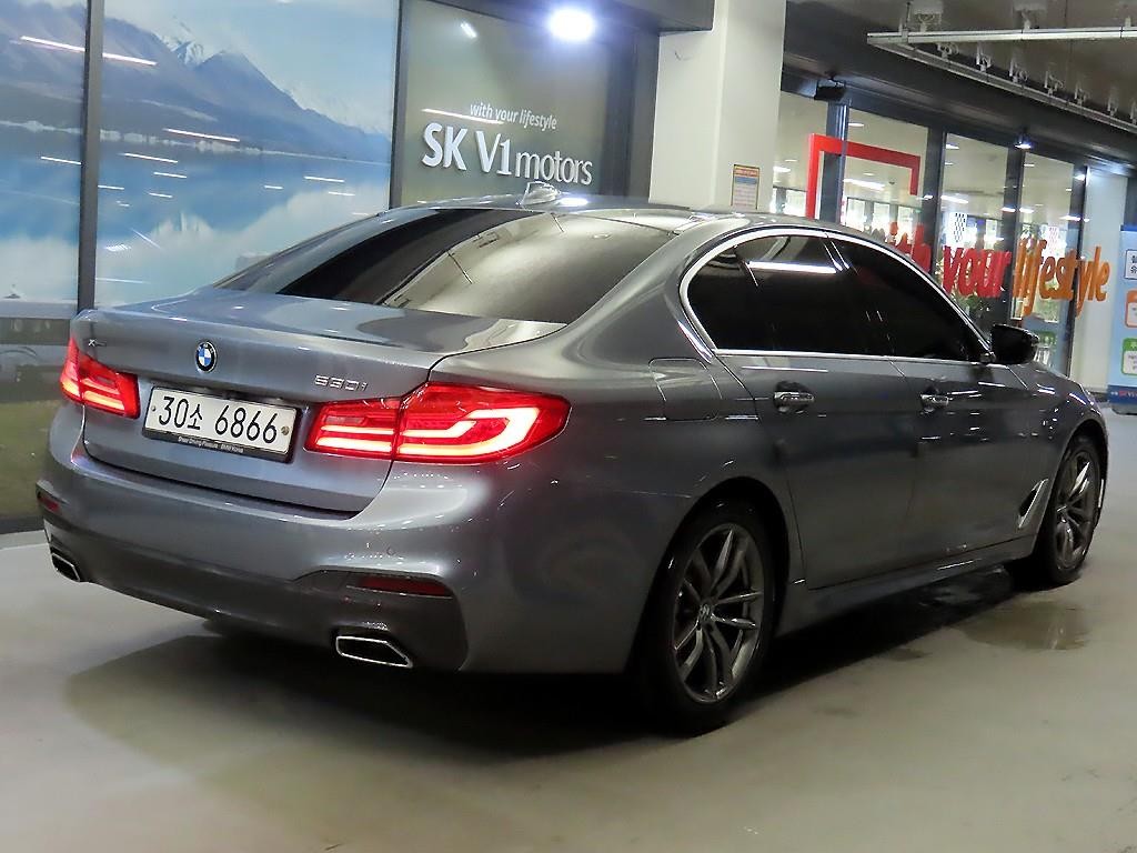 BMW 5시리즈 5시리즈 (G30) 530i xDrive M 스포츠 플러스 이미지 4