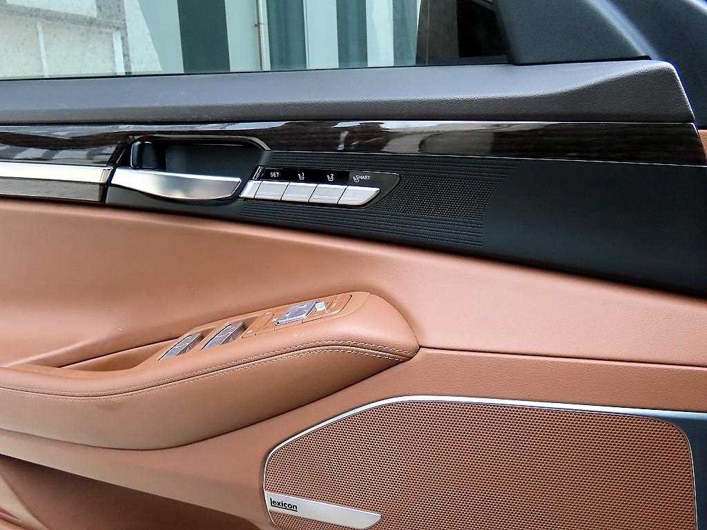제네시스 G90 3.8 GDI AWD 럭셔리 이미지 12