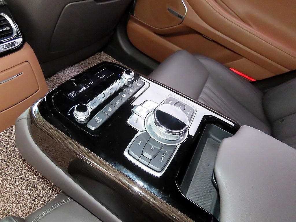 제네시스 G90 3.8 GDI AWD 럭셔리 이미지 17