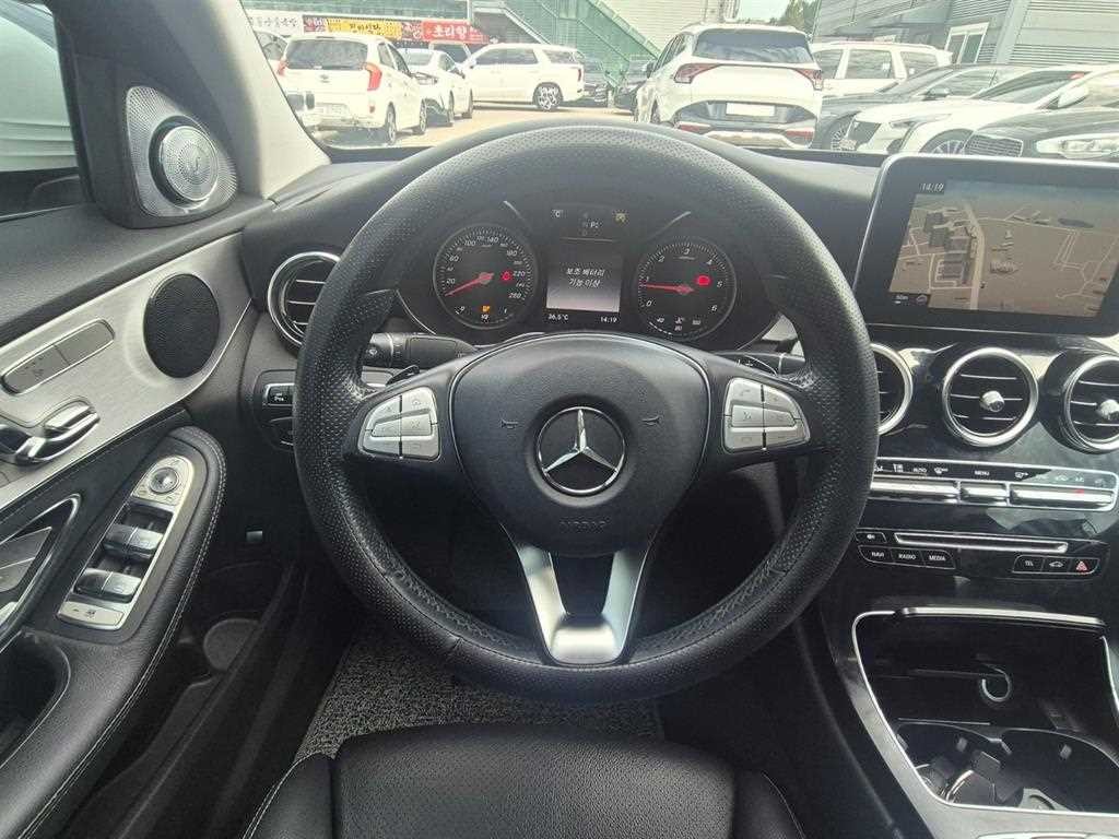 벤츠 C 클래스 C클래스 W205 C220 d 아방가르드 이미지 13