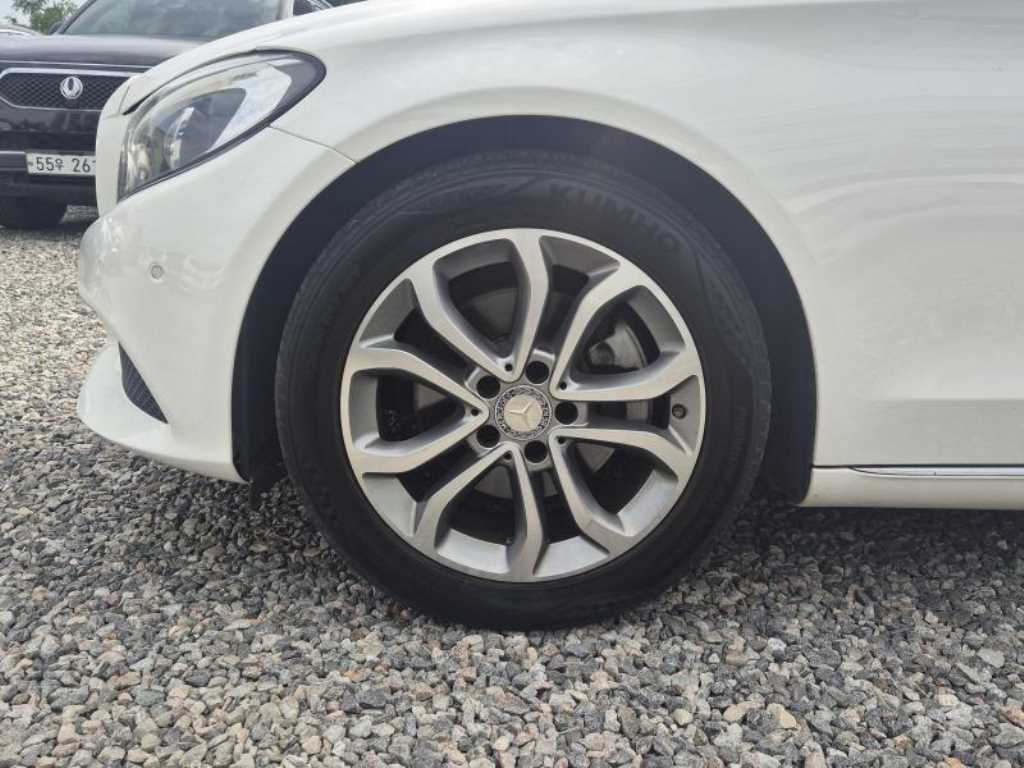 벤츠 C 클래스 C클래스 W205 C220 d 아방가르드 이미지 5