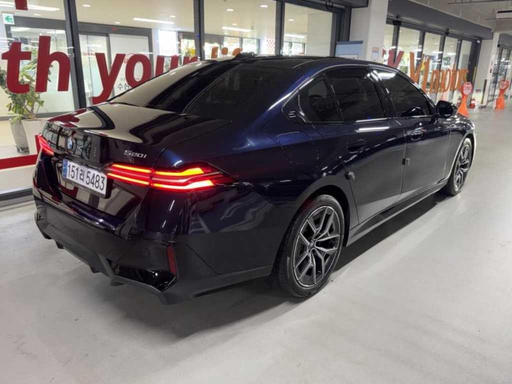 BMW 5시리즈 5시리즈 (G60) 520i M 스포츠 이미지 4