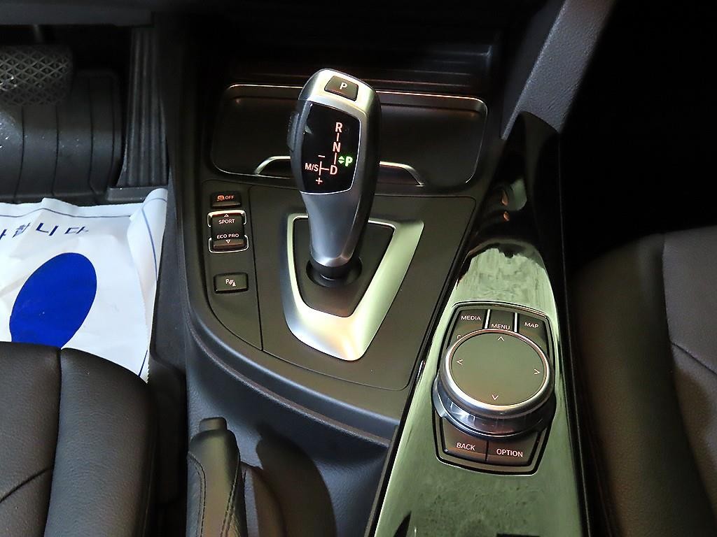 BMW 3시리즈 3시리즈 (F30) 320d 이미지 12