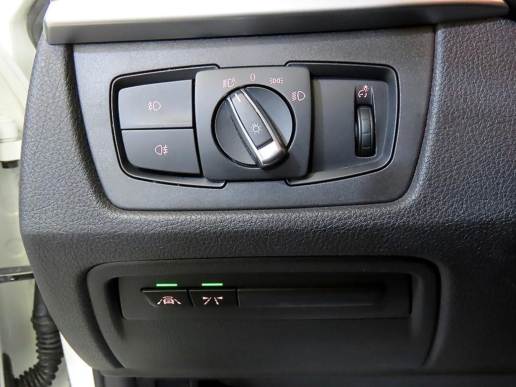 BMW 3시리즈 3시리즈 (F30) 320d 이미지 14