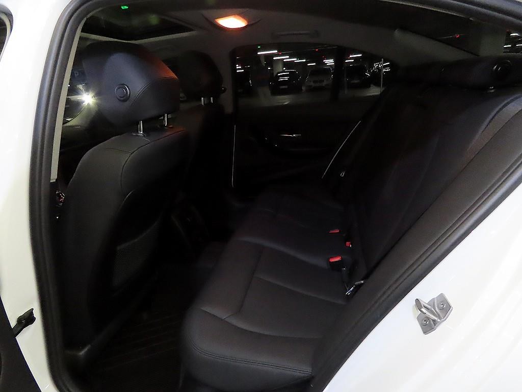 BMW 3시리즈 3시리즈 (F30) 320d 이미지 7
