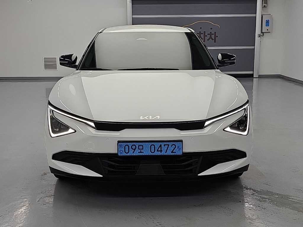 기아 EV6 더 뉴 EV6 롱레인지 2WD 에어 이미지 2