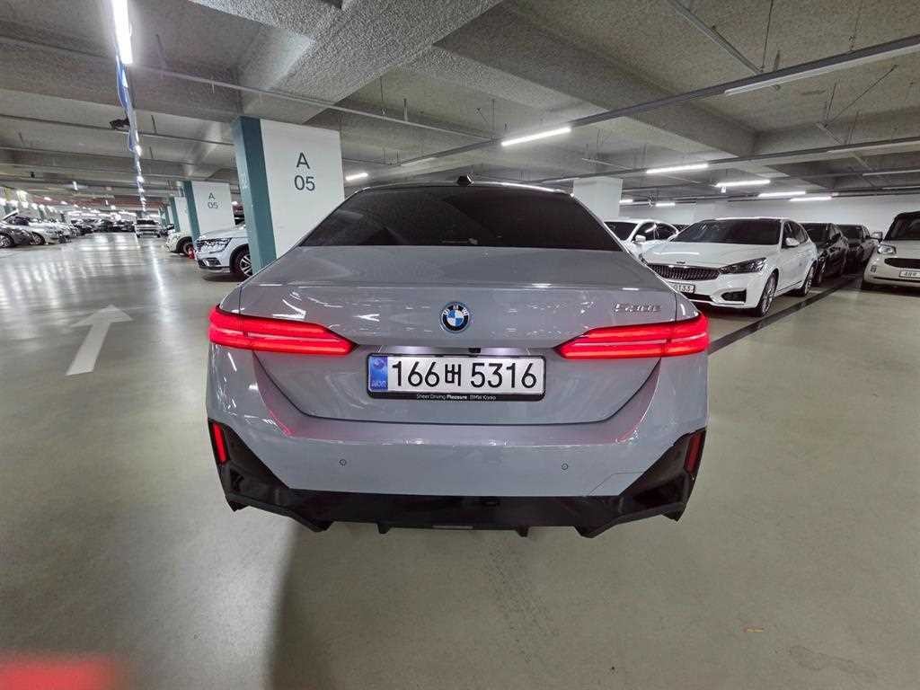 BMW 5시리즈 5시리즈 (G60) 530e M 스포츠 이미지 4