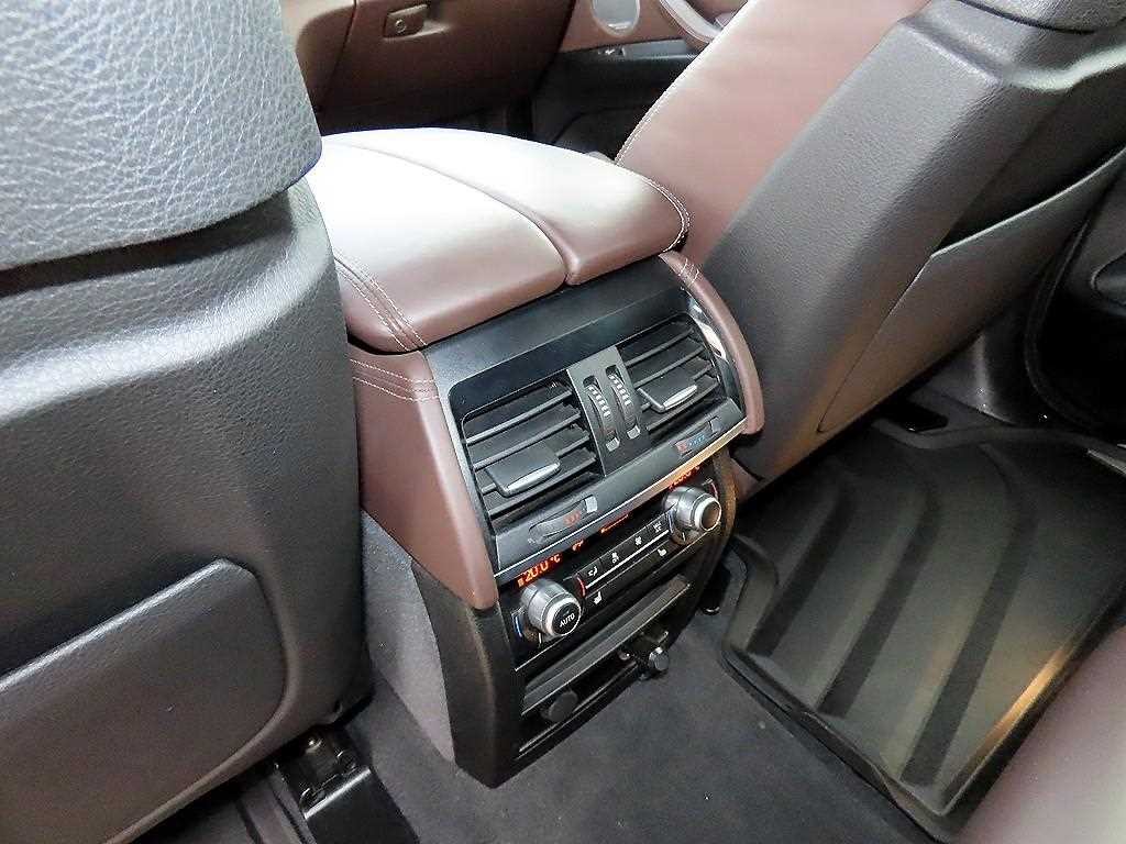 BMW X5 X5 (F15) xDrive M50d 이미지 15