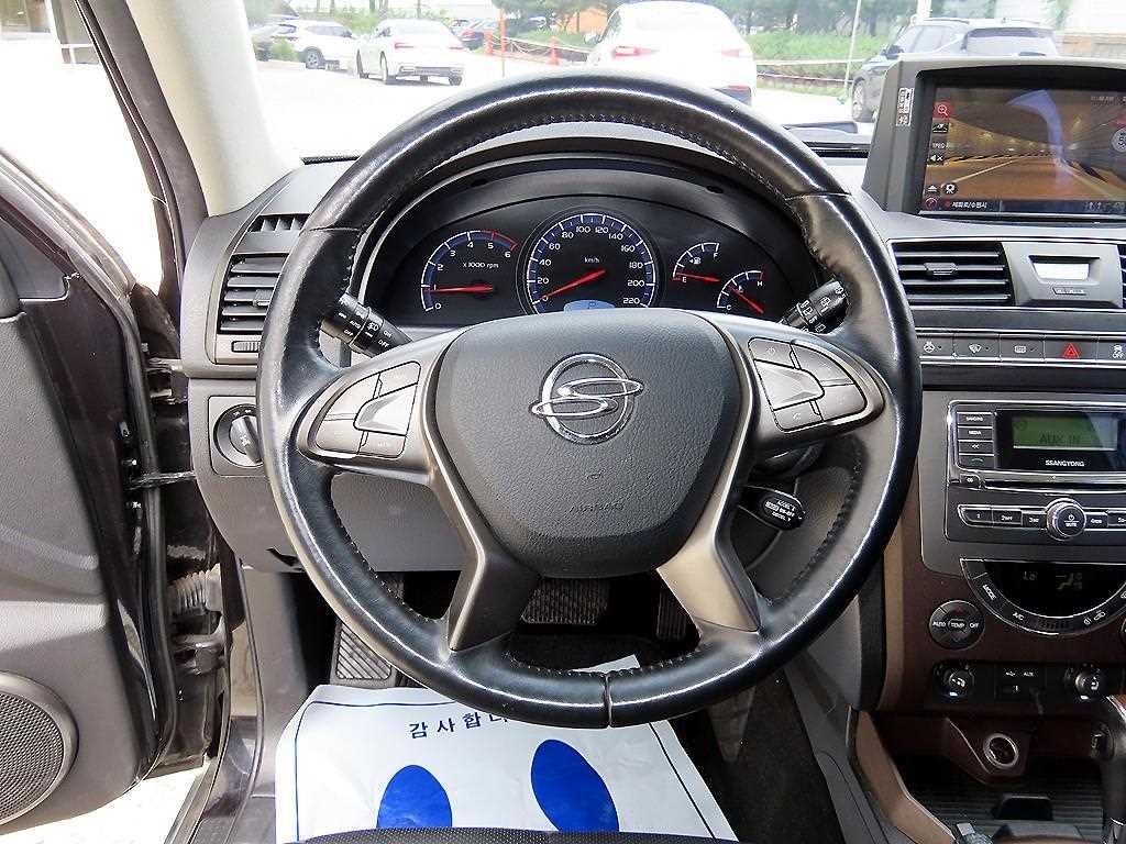 KG모빌리티(쌍용) 렉스턴 렉스턴W 2.0  4WD RX7 프레스티지 이미지 8