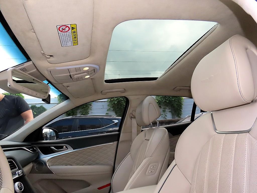 제네시스 G70 3.3T 스포츠 AWD 슈프림 이미지 17