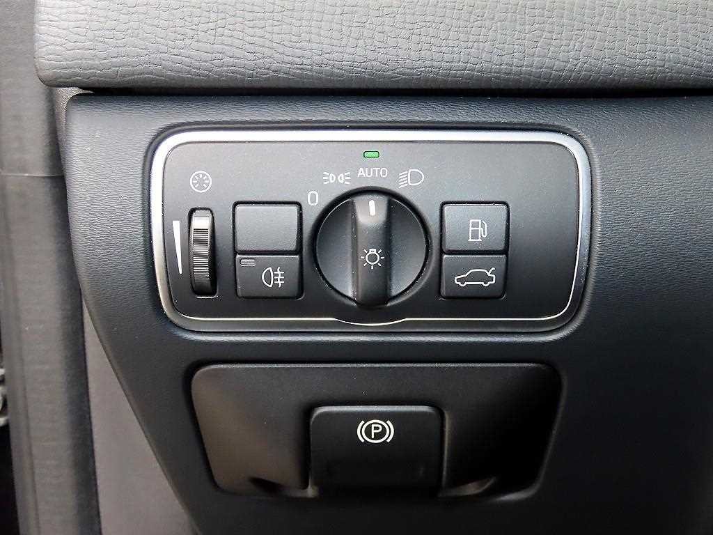 볼보 XC60 D3 이미지 12