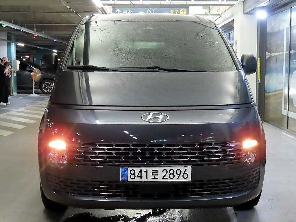 현대 스타리아 2WD 디젤 카고 스마트 3인승 이미지 2