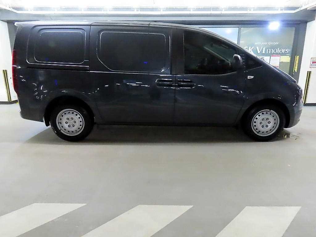 현대 스타리아 2WD 디젤 카고 스마트 3인승 이미지 3