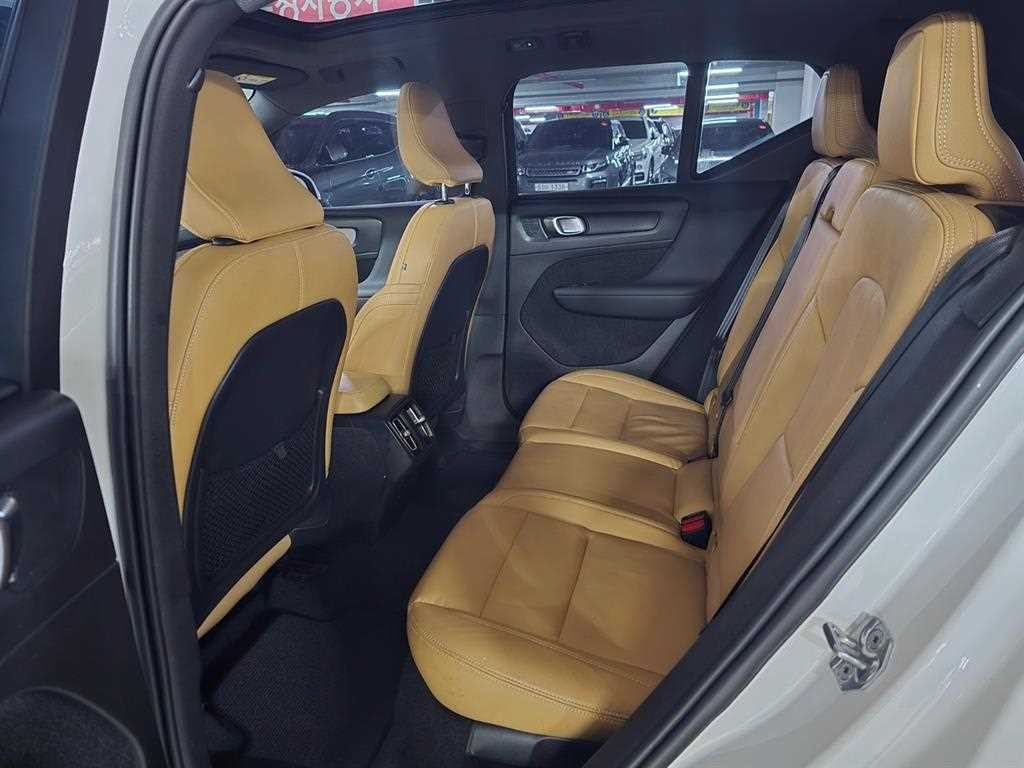 볼보 XC40 T4 4WD 인스크립션 이미지 10