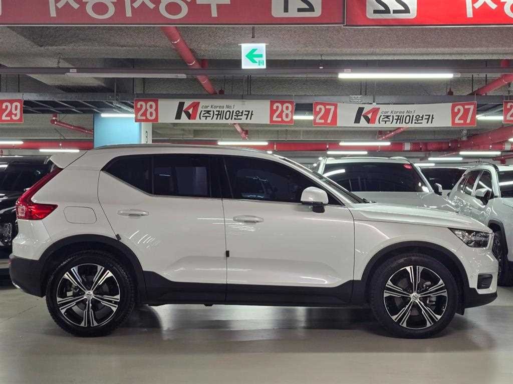 볼보 XC40 T4 4WD 인스크립션 이미지 4