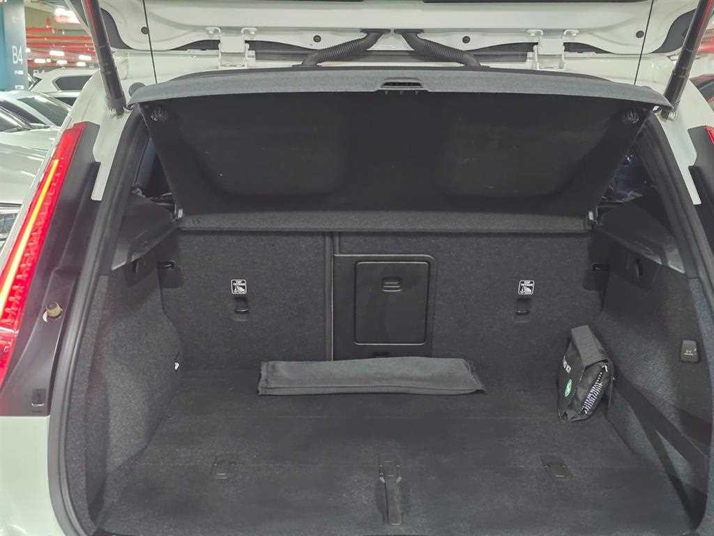 볼보 XC40 T4 4WD 인스크립션 이미지 7