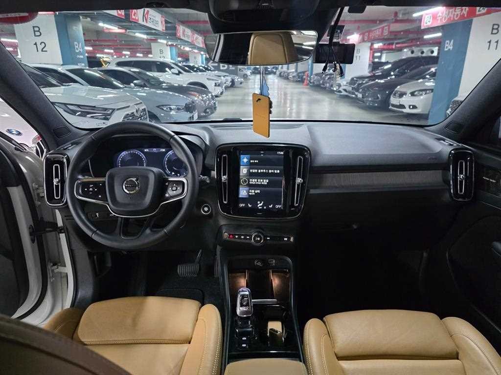 볼보 XC40 T4 4WD 인스크립션 이미지 8