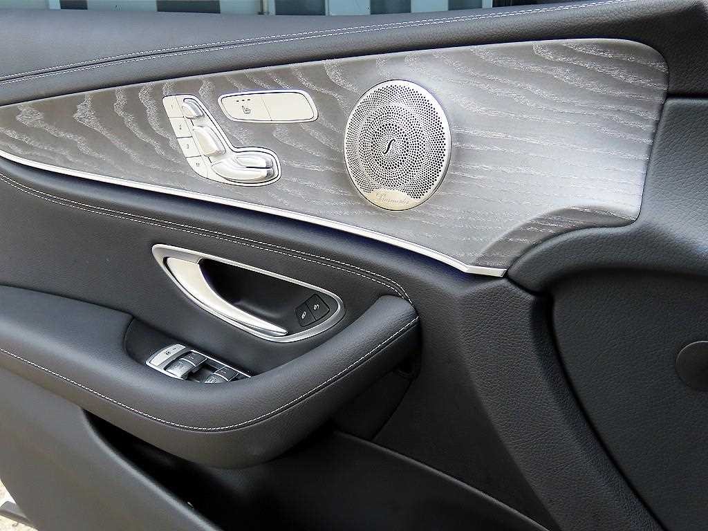벤츠 E 클래스 E-클래스 W213 E350 4MATIC AMG LINE 이미지 12