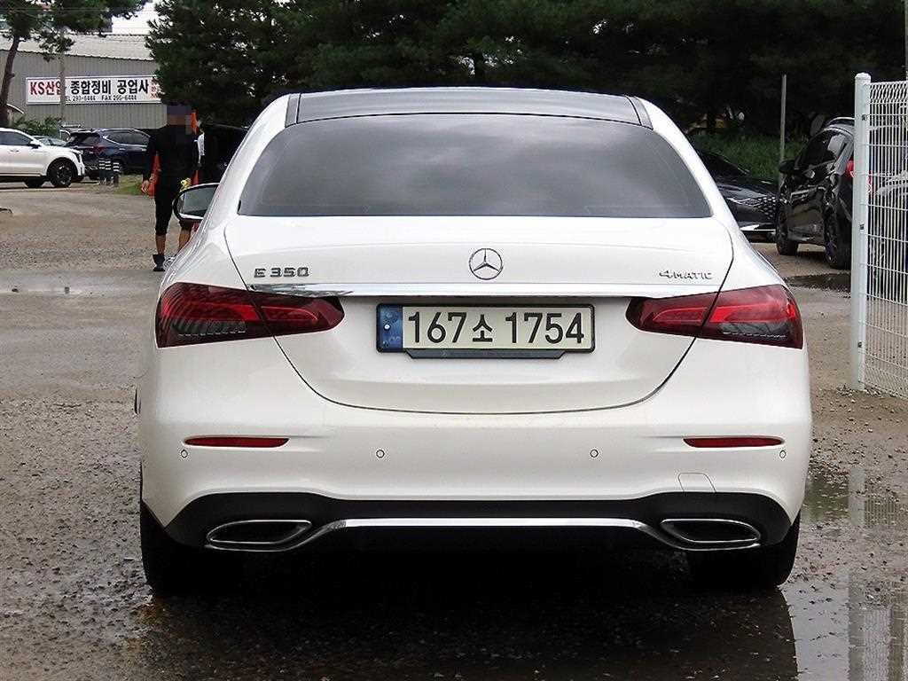 벤츠 E 클래스 E-클래스 W213 E350 4MATIC AMG LINE 이미지 4