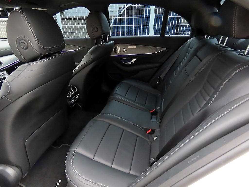 벤츠 E 클래스 E-클래스 W213 E350 4MATIC AMG LINE 이미지 6