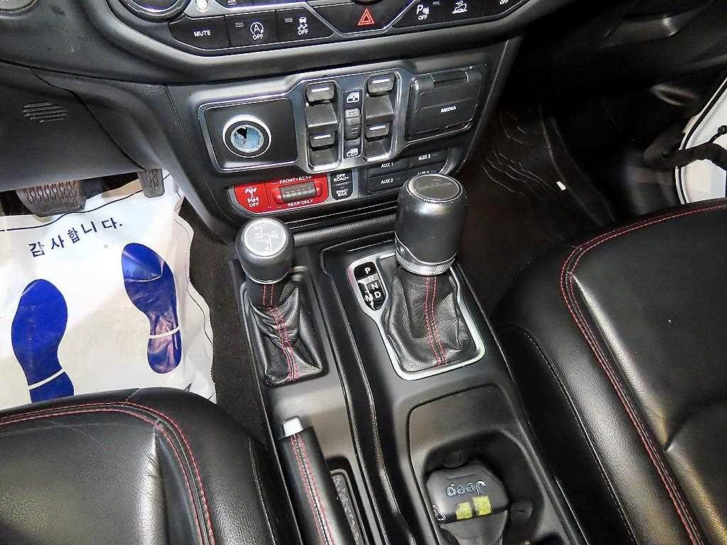 지프 글래디에이터 3.6 루비콘 4WD 이미지 12