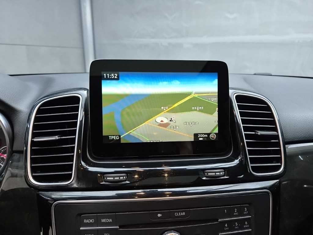 벤츠 GLE 클래스 GLE 클래스 W166 GLE 350 d 4MATIC 이미지 13