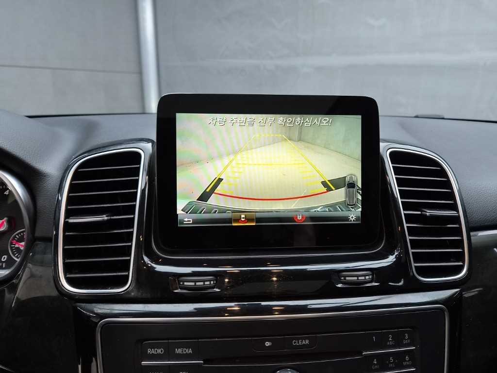 벤츠 GLE 클래스 GLE 클래스 W166 GLE 350 d 4MATIC 이미지 14
