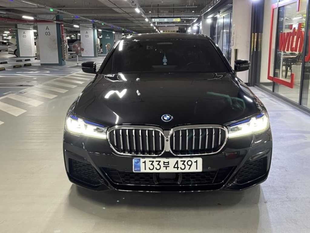 BMW 5시리즈 5시리즈 (G30) 530e M 스포츠 이미지 2