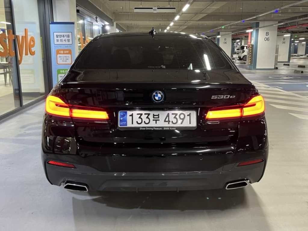 BMW 5시리즈 5시리즈 (G30) 530e M 스포츠 이미지 5