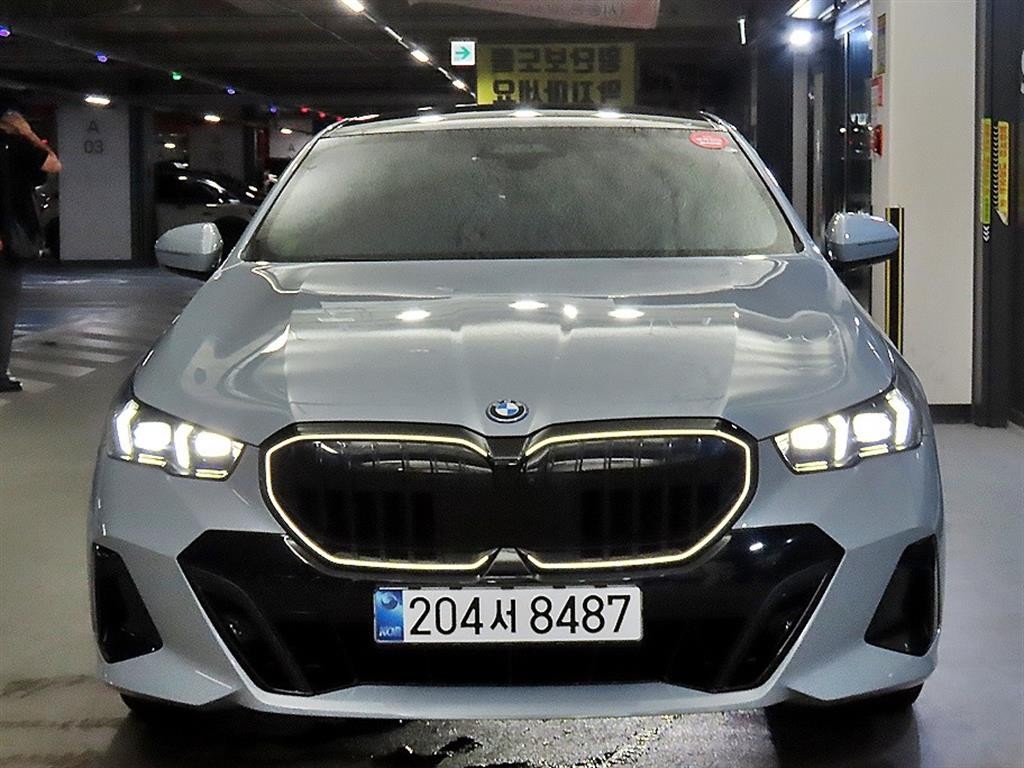 BMW 5시리즈 5시리즈 (G60) 530e M 스포츠 프로 이미지 2