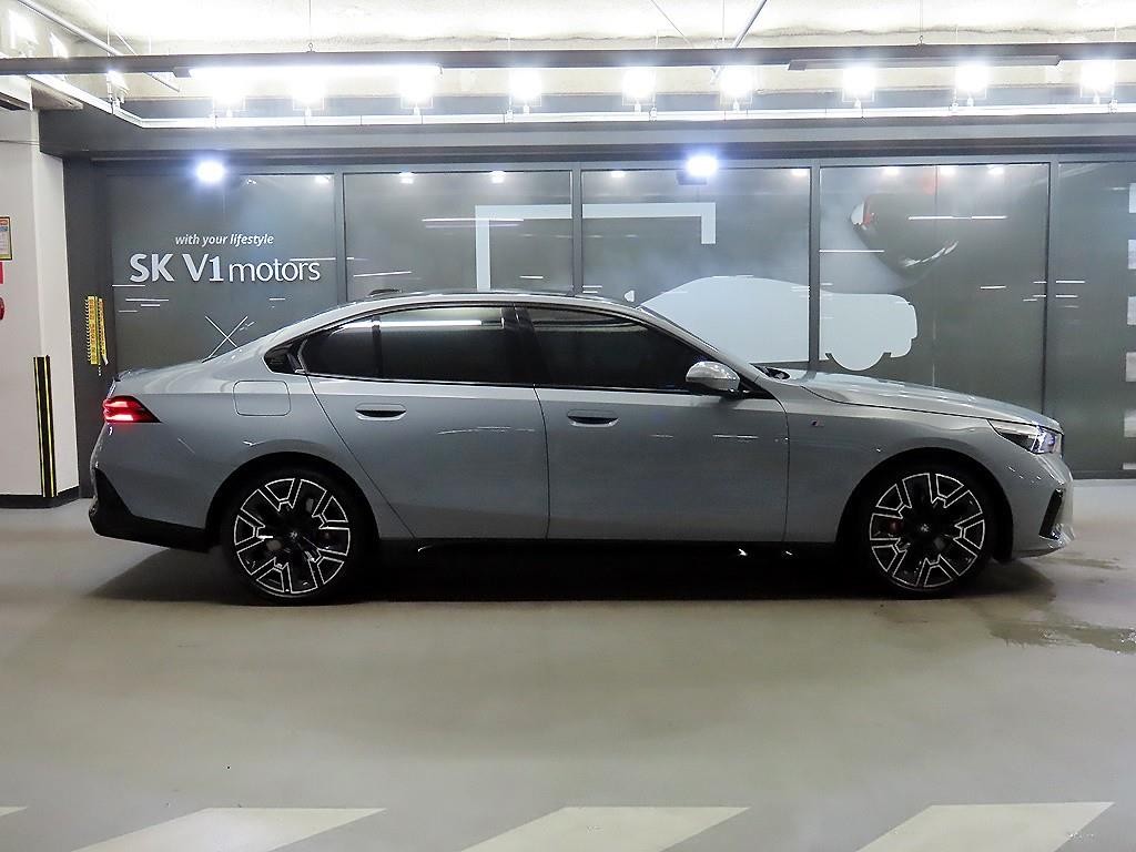 BMW 5시리즈 5시리즈 (G60) 530e M 스포츠 프로 이미지 3