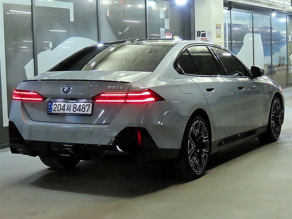 BMW 5시리즈 5시리즈 (G60) 530e M 스포츠 프로 이미지 4