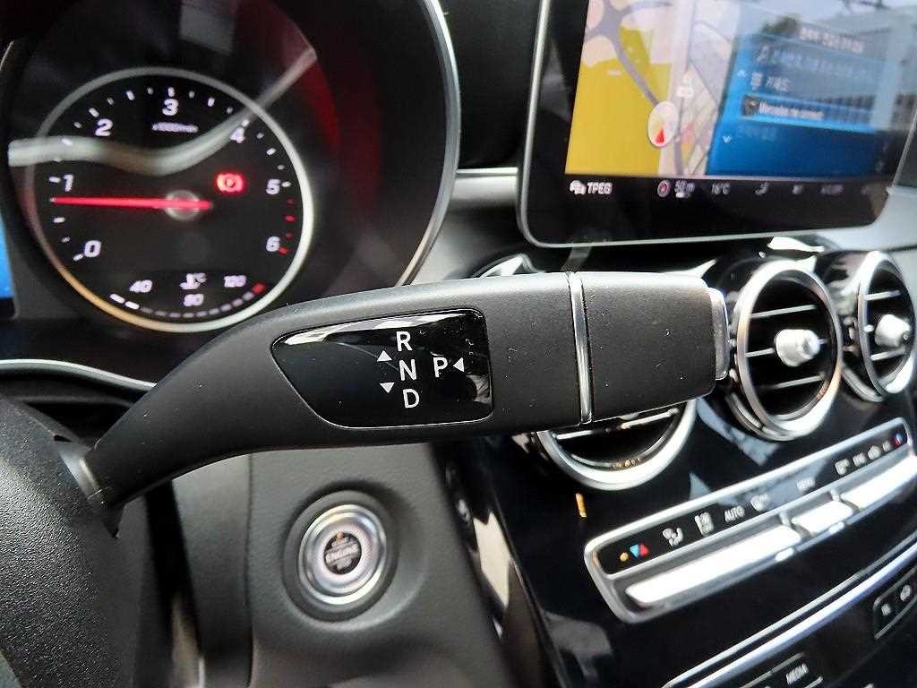 벤츠 C 클래스 C클래스 W205 C220 d 4MATIC 아방가르드 이미지 11