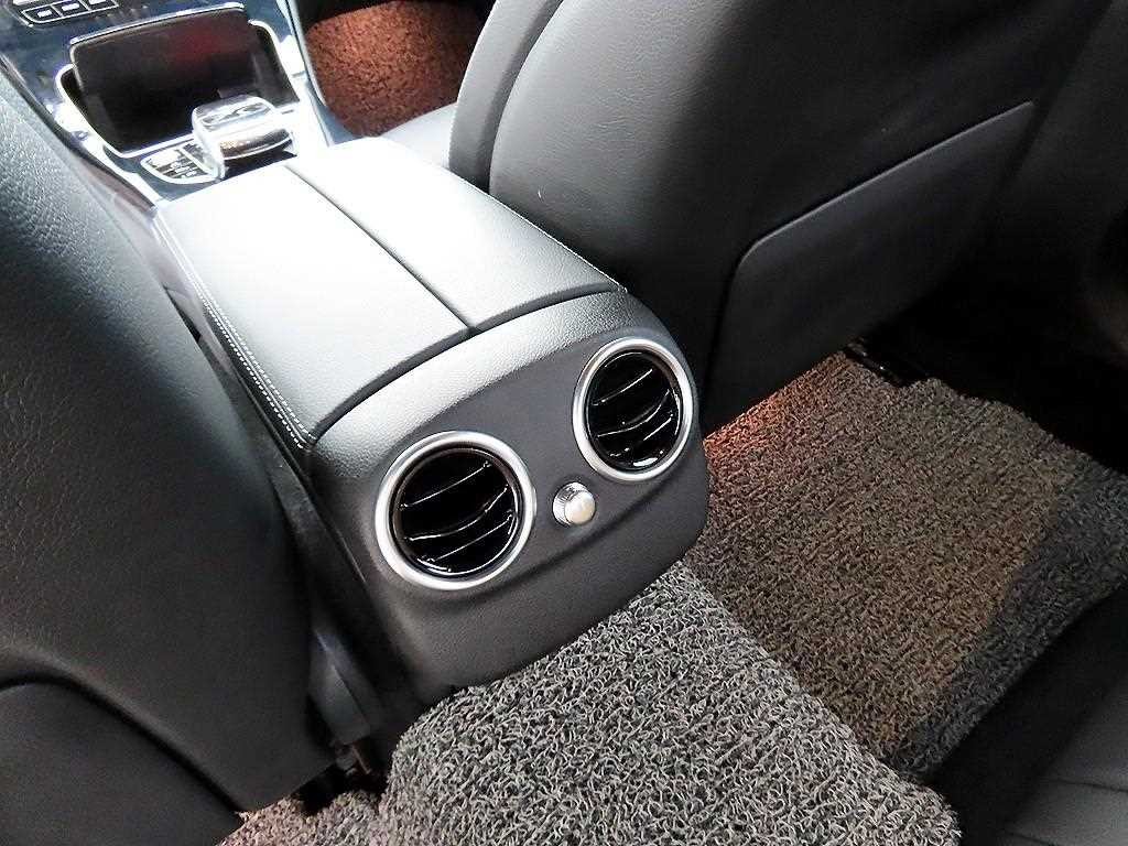 벤츠 C 클래스 C클래스 W205 C220 d 4MATIC 아방가르드 이미지 16