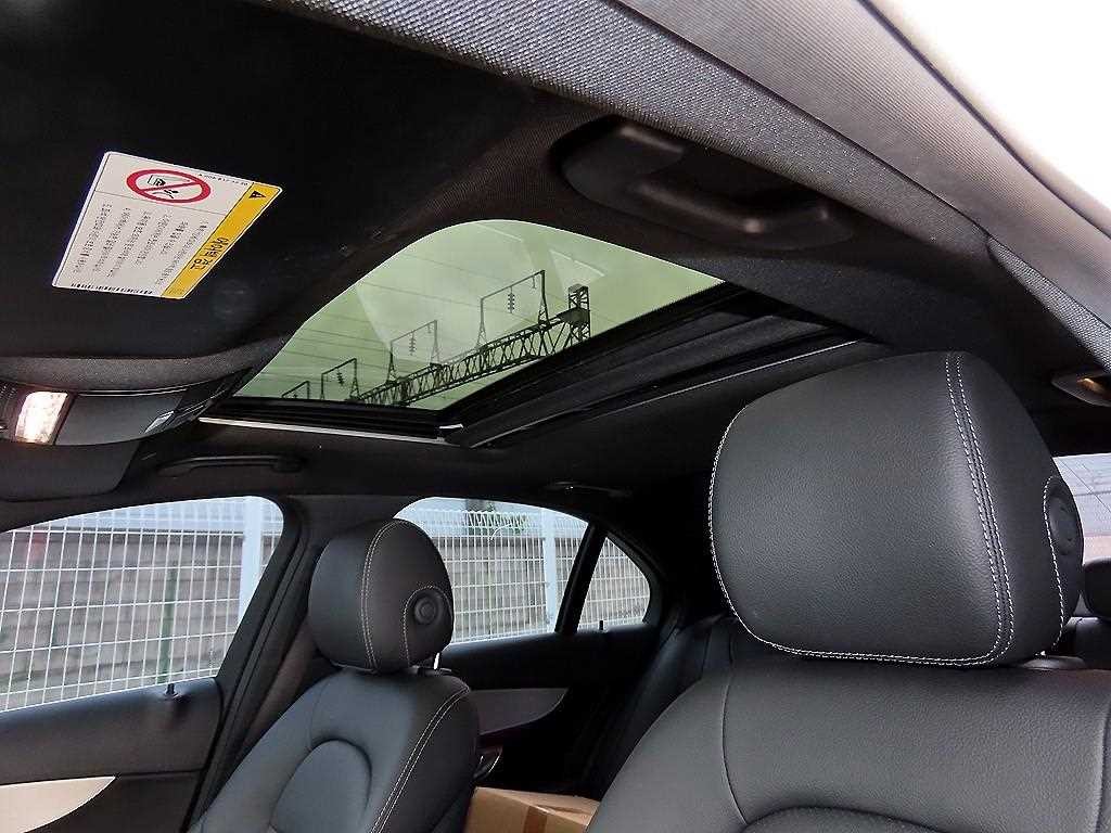 벤츠 C 클래스 C클래스 W205 C220 d 4MATIC 아방가르드 이미지 17
