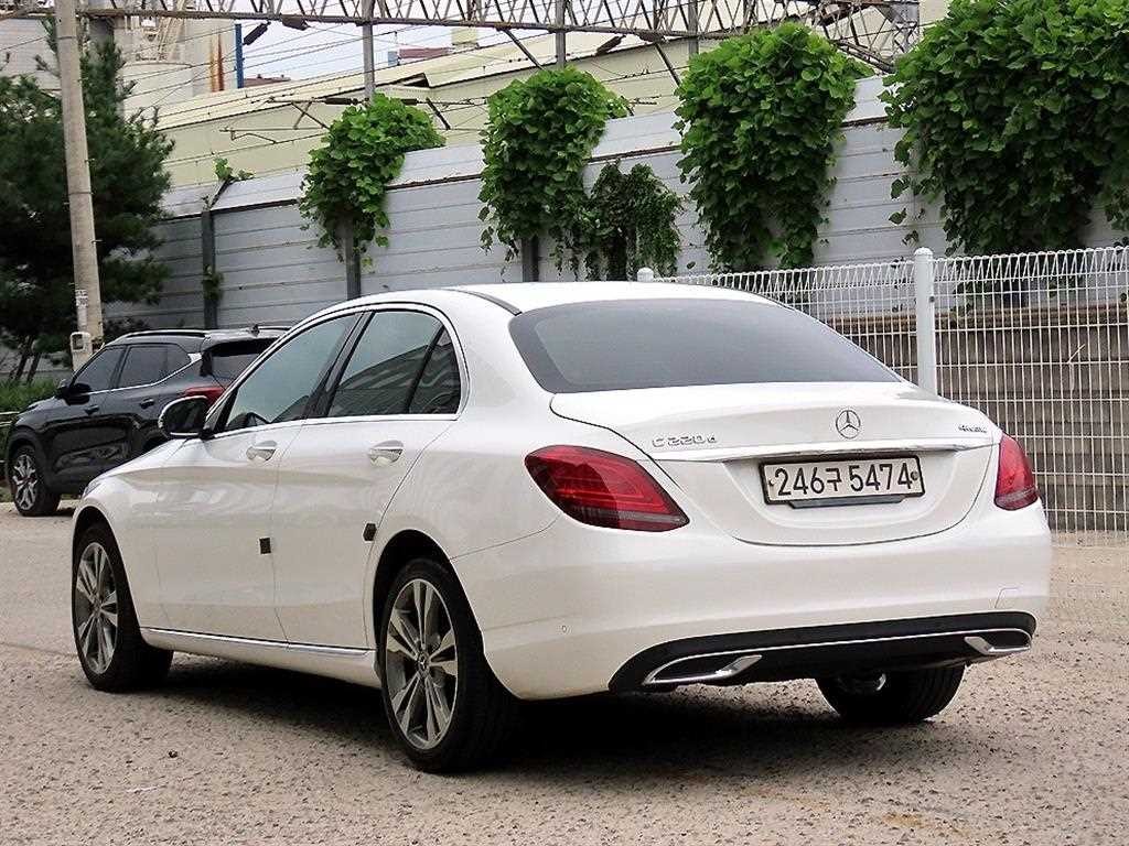 벤츠 C 클래스 C클래스 W205 C220 d 4MATIC 아방가르드 이미지 3