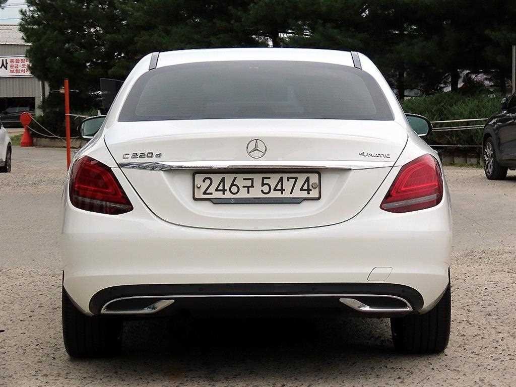 벤츠 C 클래스 C클래스 W205 C220 d 4MATIC 아방가르드 이미지 4
