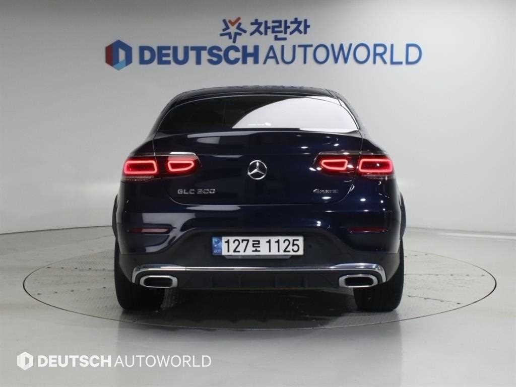 벤츠 GLC 클래스 GLC클래스 X253 GLC 300 4MATIC 프리미엄 쿠페 이미지 4